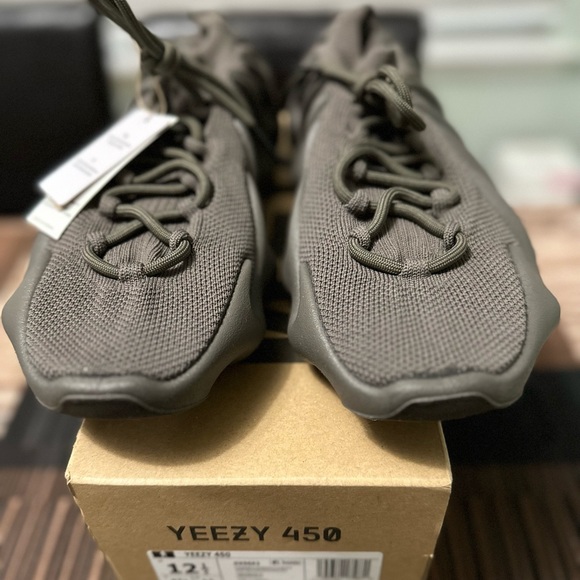 NWT - Yeezy Boost 450 - Cinder- Size 12 - Picture 2 of 11